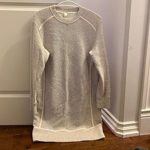 Lululemon sweater dress size 6 excellent shape